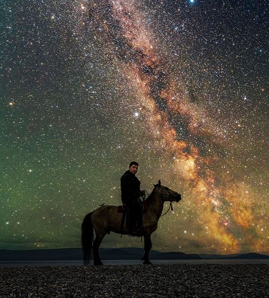 별 아래 속삭이는 몽골